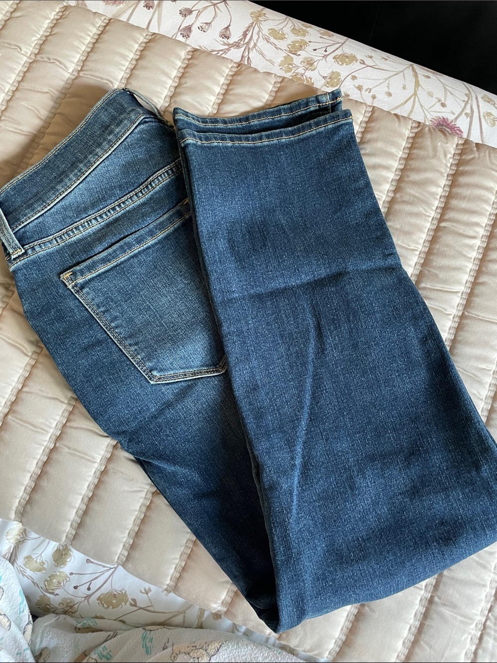 Eddie Bauer Revival High Rise Crop